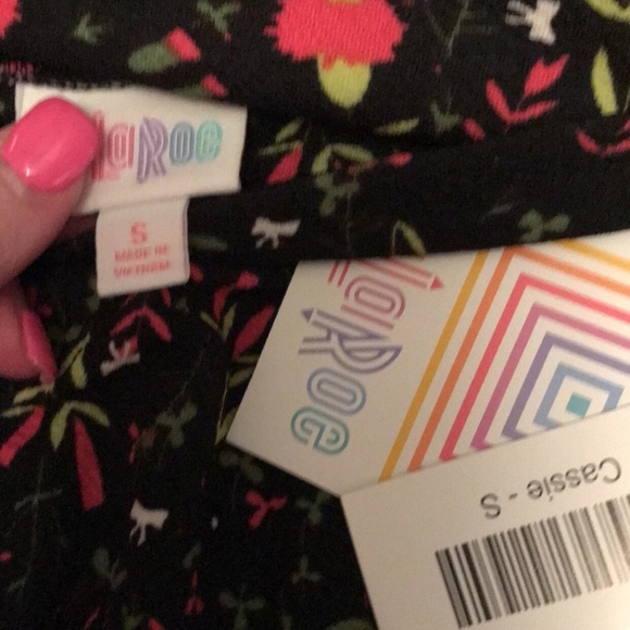 ~LulaRoe Outfit~ - Picture 2 of 3